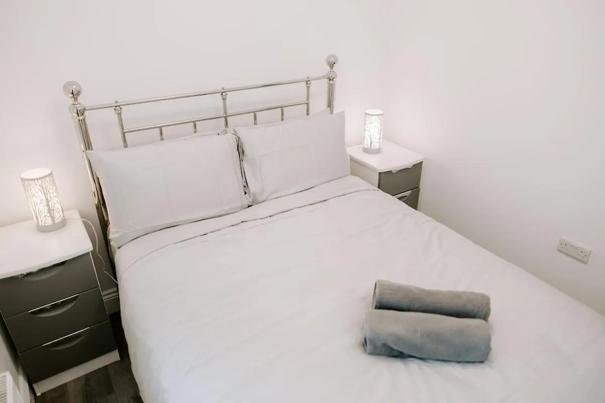 Apsley Way, 5 Bed 4 Bathroom House Thornaby on Tees Holiday home