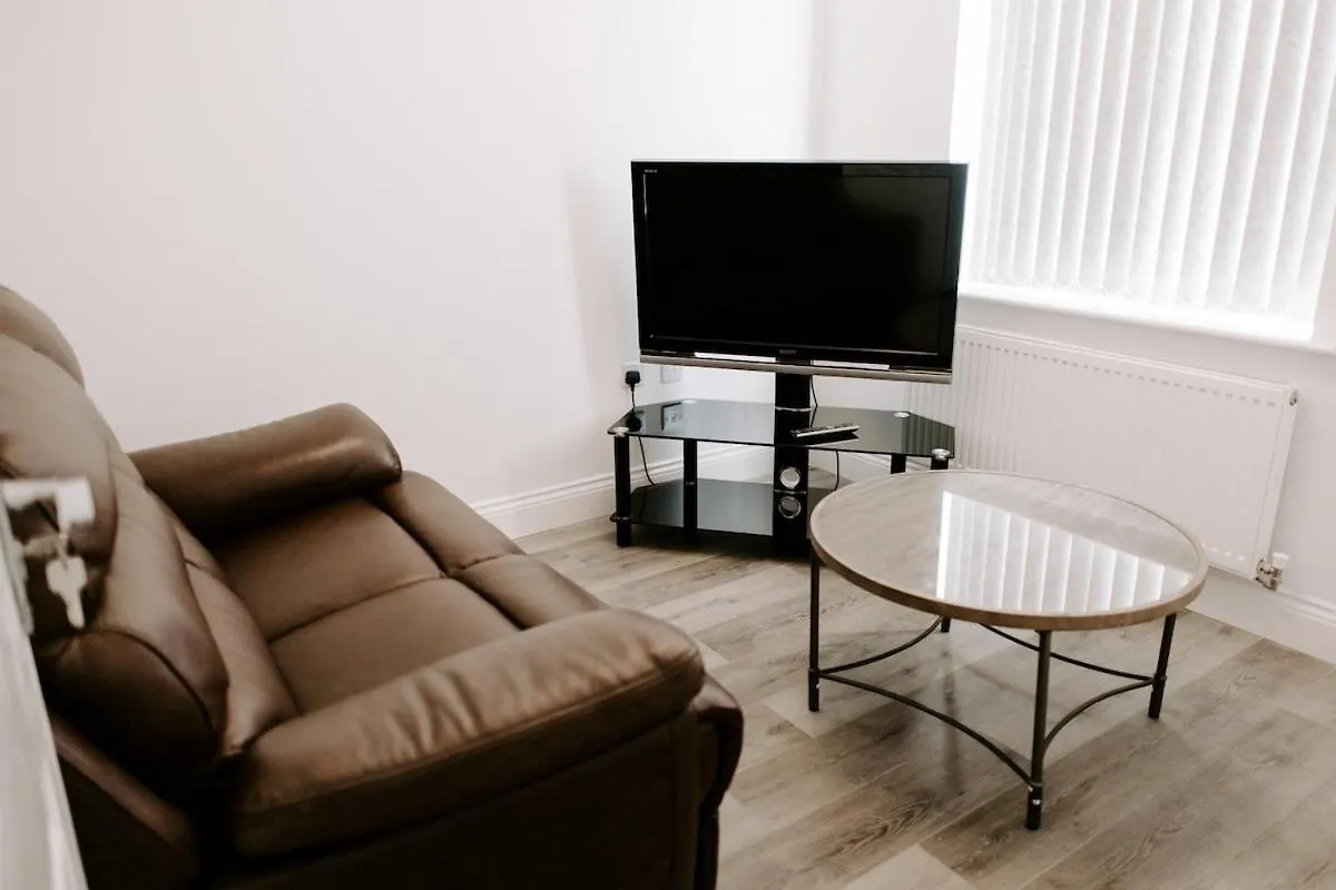 Apsley Way, 5 Bed 4 Bathroom House Thornaby on Tees Holiday home